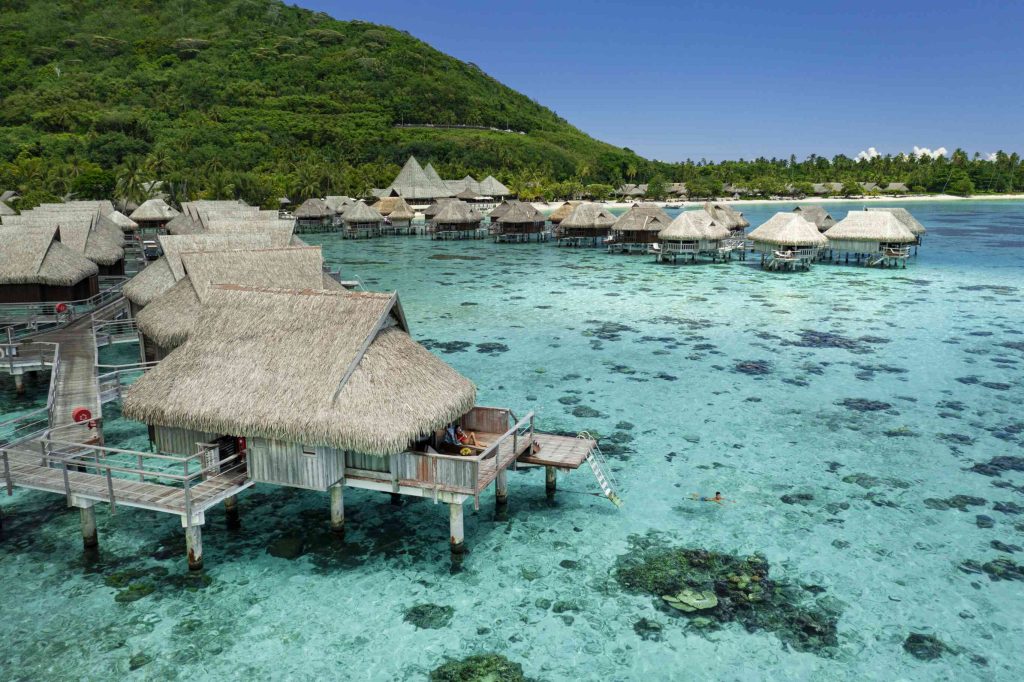 Bungalow sur pilotis du Sofitel Moorea-©-Gregoire-Le-Bacon