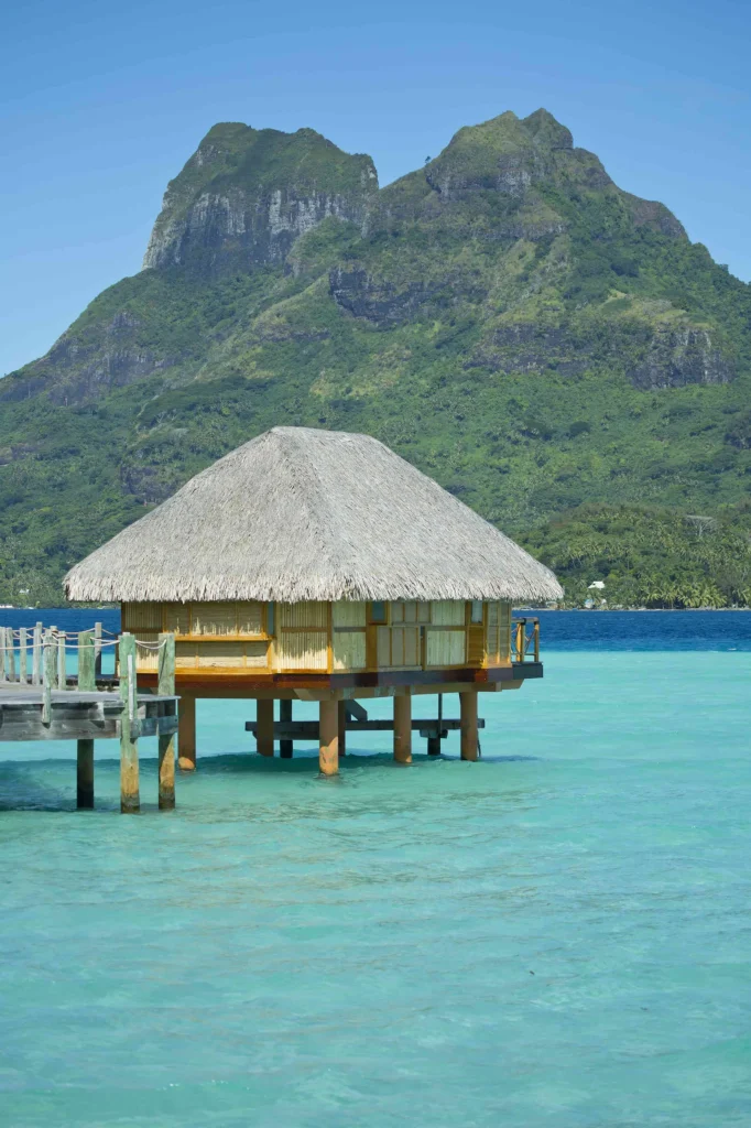 Bungalow sur pilotis à Bora Bora © Grégoire Le Bacon