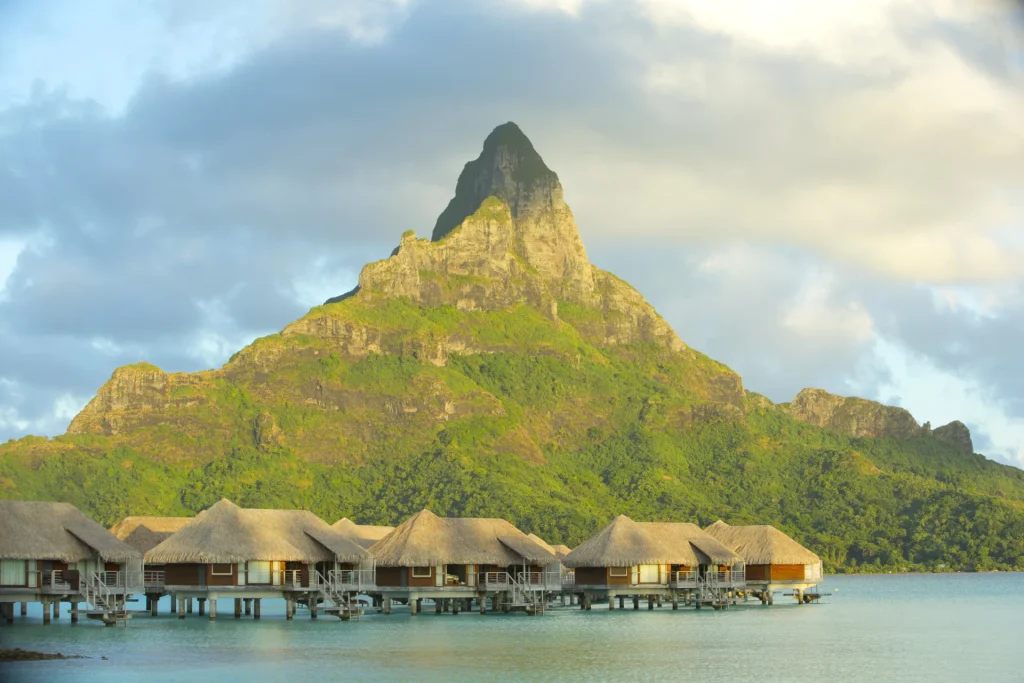 Bungalow sur pilotis à Bora Bora © Grégoire Le Bacon