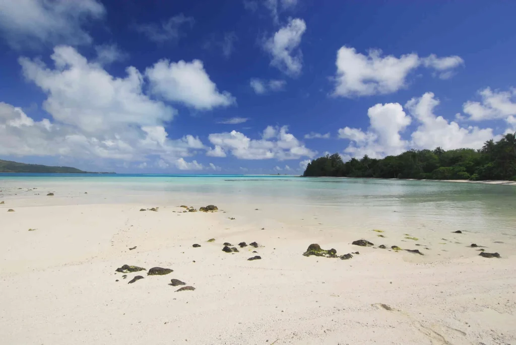 Plage d'un motu à Tubuai © Frédéric Cristol