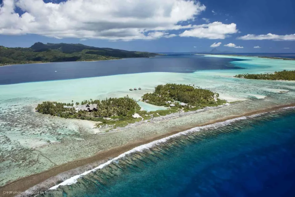 Taha'a et Raiatea vue du ciel © Grégoire Le Bacon - Tahiti Nui Helicopters