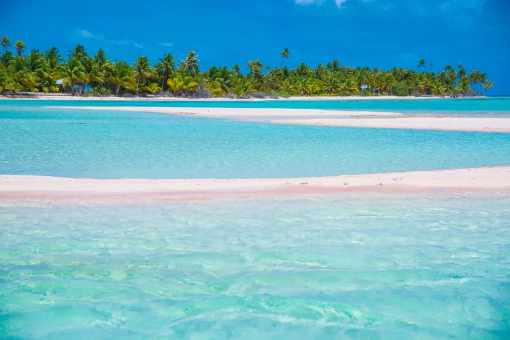 Les plages de sables rose a Tikehau © Lei Tao