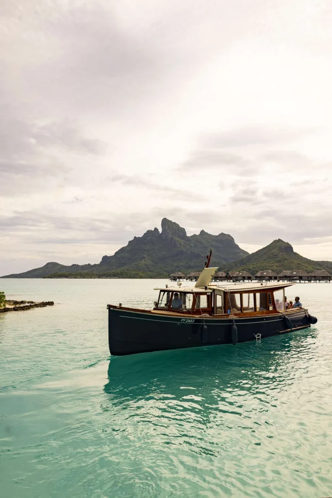 Navette du Four Season Bora Bora © Grégoire Le Bacon