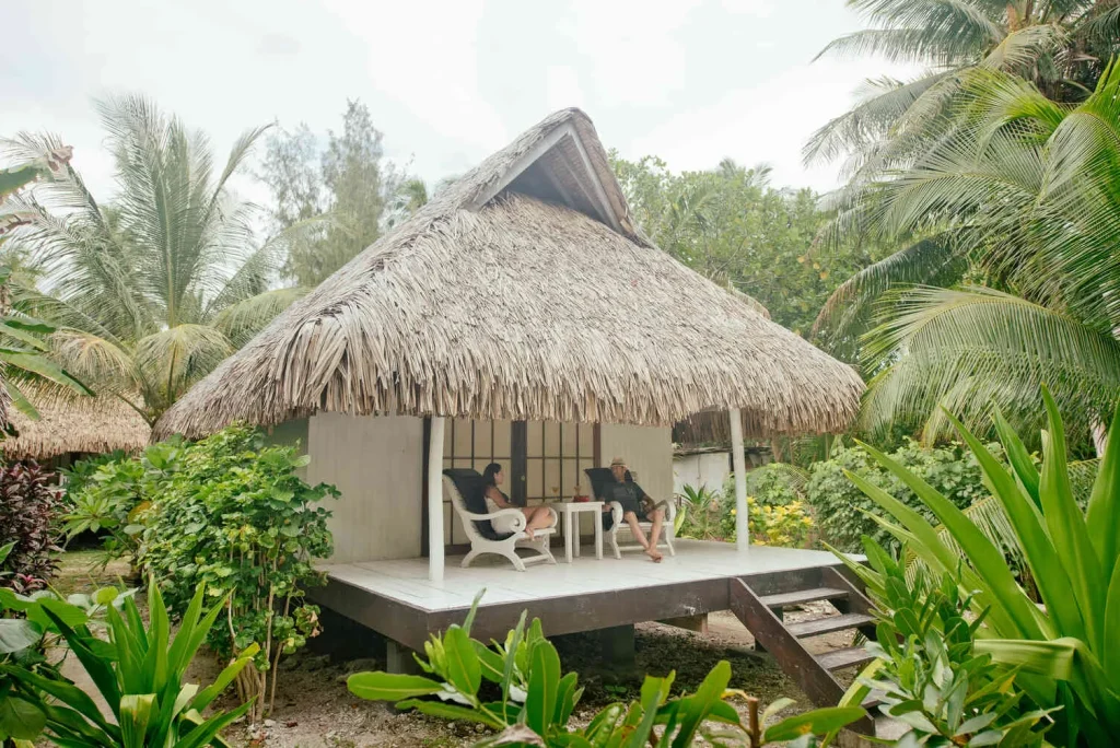 Pension de famille à Rangiroa en couple © Hélène Havard