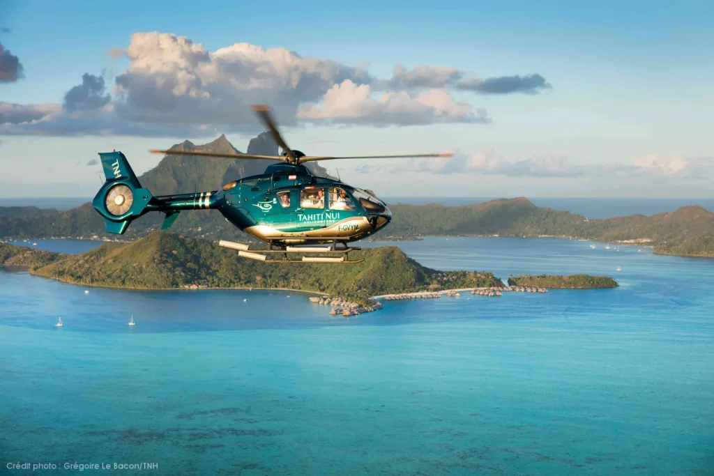 Rejoindre Maupiti avec Tahiti Nui Helicopter © Grégoire Le Bacon Tahiti Nui Helicopters