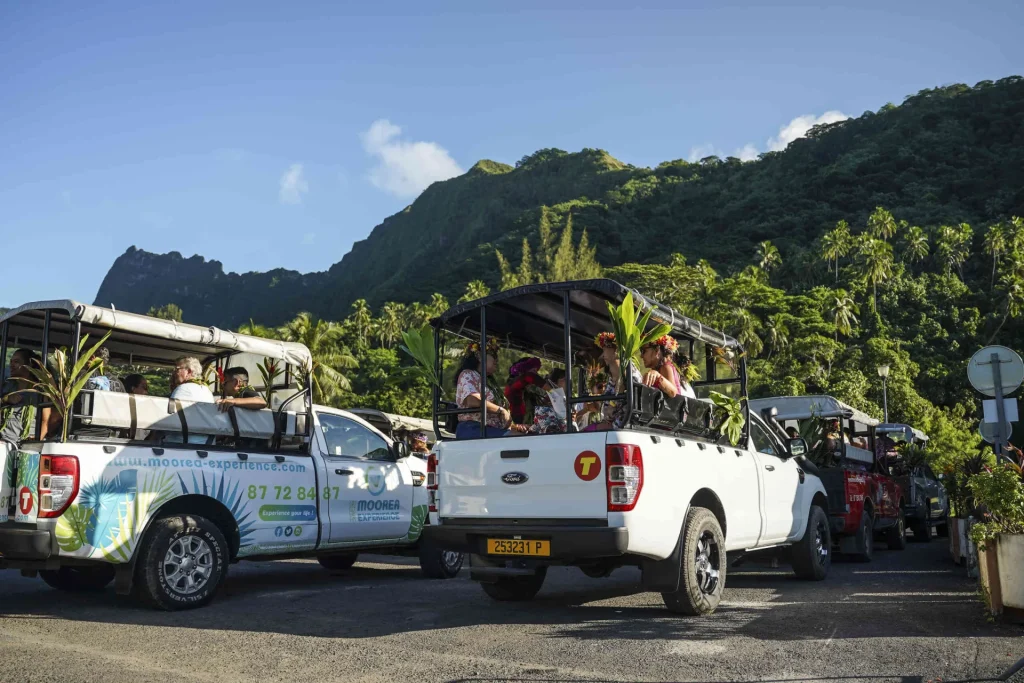 Se déplacer en voiture à Moorea ©_Ra'i Mao