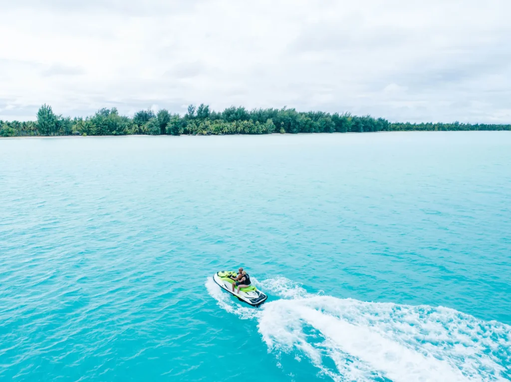 Session Jet-ski dans les eaux de Bora Bora © Tahiti Fly Shoot