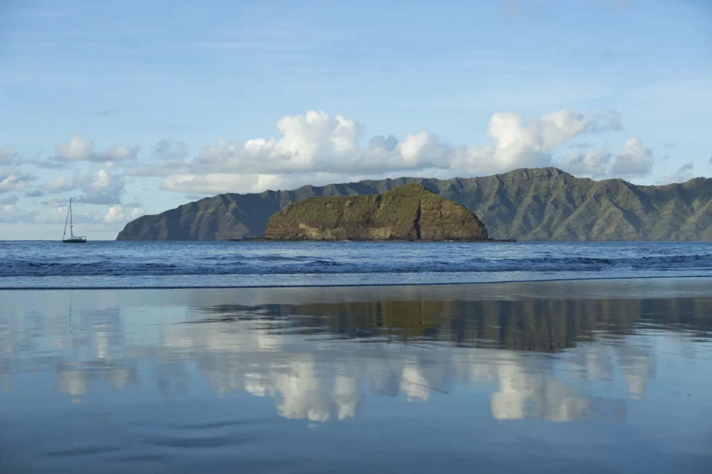 Vue sur la baie d'Atuona © Tahiti Tourisme