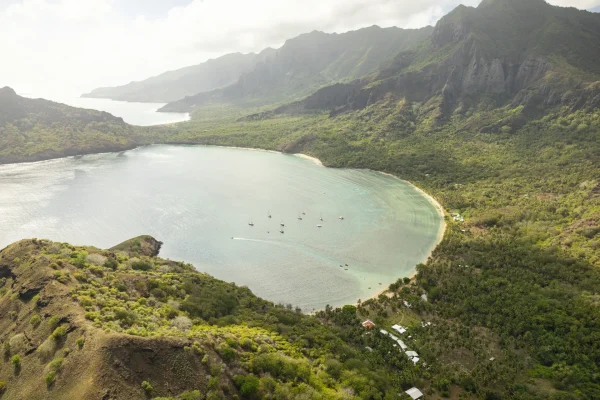 Baie d'Anaho à Nuku Hiva © Grégoire Le Bacon