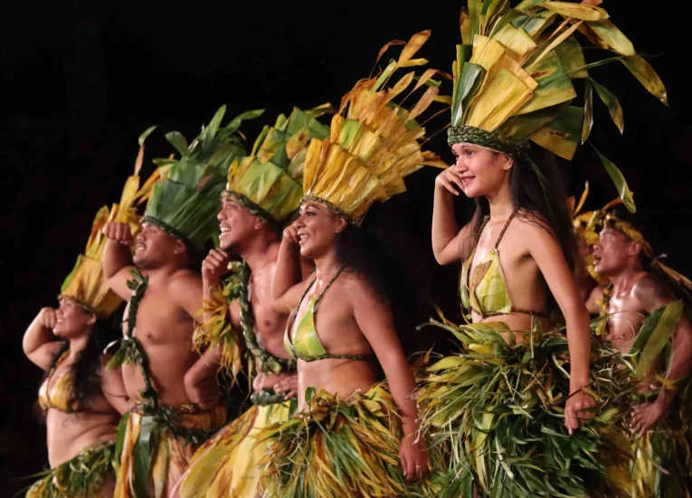 Spectacle de danse tahitienne © KMH Media Production