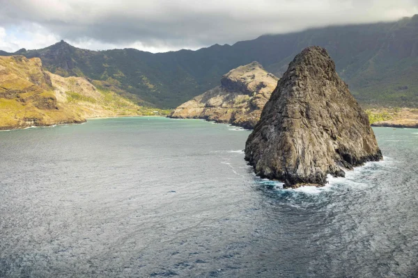 Paysage de Ua Huka aux Marquises © Grégoire Le Bacon