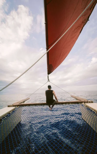 Se déplacer en voilier à Tahiti Et Ses Îles © Myles McGuinness