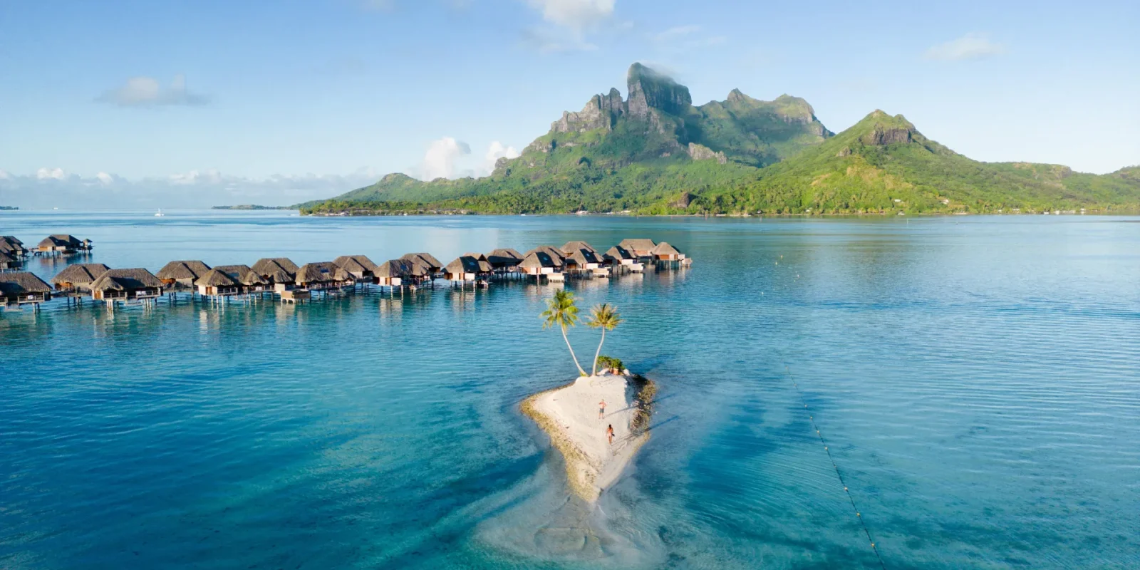 Vue sur le lagon de Bora Bora (cover) © Flying World Pictures