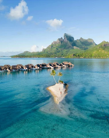 Bungalow sur pilotis à Bora Bora © Flying World Pictures