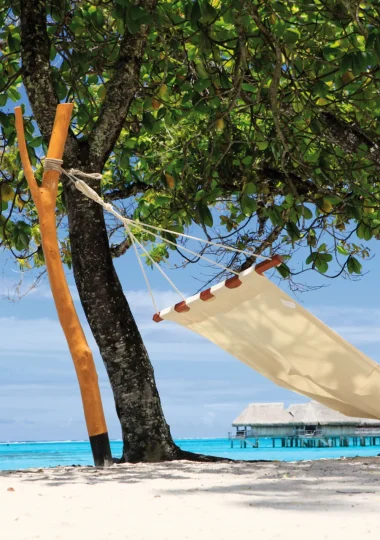 Hamac sur la plage © Tahiti Tourisme