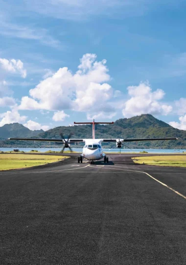 Décollage imminent a l'aéroport de Raiatea © Alika Photography