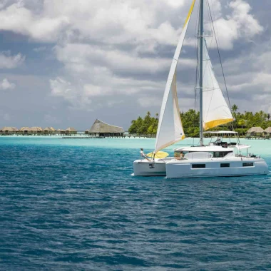 En catamaran à Tahaa ©_Grégoire Le Bacon