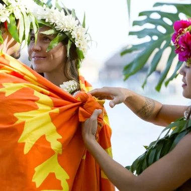 Mariage traditionnel avec tifaifai à Moorea © Tahiti Tourisme